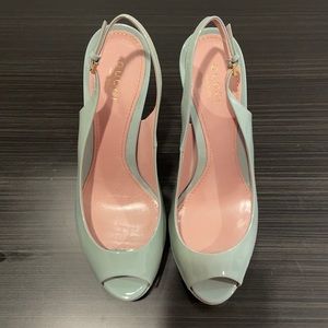 Robbin egg Gucci pumps